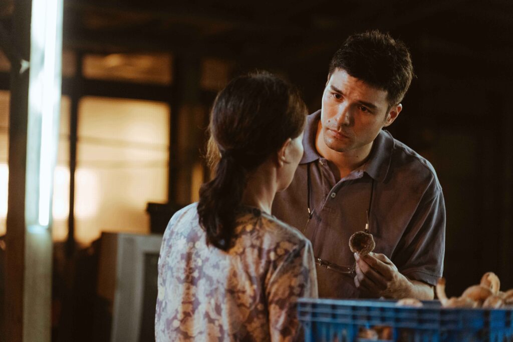 鳳小岳《陌路兄弟》男神變落魄菇農!吊嘎爆汗開貨車環島「氣到冒煙」 3 %E9%B3%B3%E5%B0%8F%E5%B2%B3%E3%80%8A%E9%99%8C%E8%B7%AF%E5%85%84%E5%BC%9F%E3%80%8B%E7%94%B7%E7%A5%9E%E8%AE%8A%E8%90%BD%E9%AD%84%E8%8F%87%E8%BE%B2 %E7%82%BA%E9%8C%A2%E7%85%A9%E6%86%82%E7%B6%BA%E5%BD%B1%E7%99%BC%E8%A1%8C%E6%8F%90%E4%BE%9B