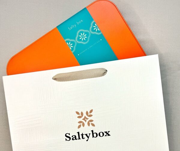 品味英倫的悠閒與細緻  Salty Box三款手工月餅詮釋多重心境 3 20250913010916 63 600x503 1