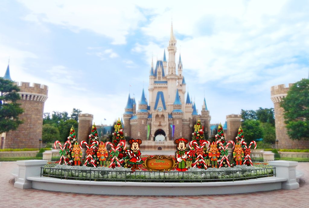 東京迪士尼聖誕季11/11開跑!全新「玩具奇妙聖誕!」遊行領軍,兩園區限定活動、美食、商品全攻略 9 05%E5%85%A8%E6%96%B0%E5%9C%92%E5%8D%80%E8%A3%9D%E9%A3%BE%E7%81%B0%E5%A7%91%E5%A8%98%E5%9F%8E%E5%A0%A1%E5%89%8D%E6%96%B9 1024x692 1