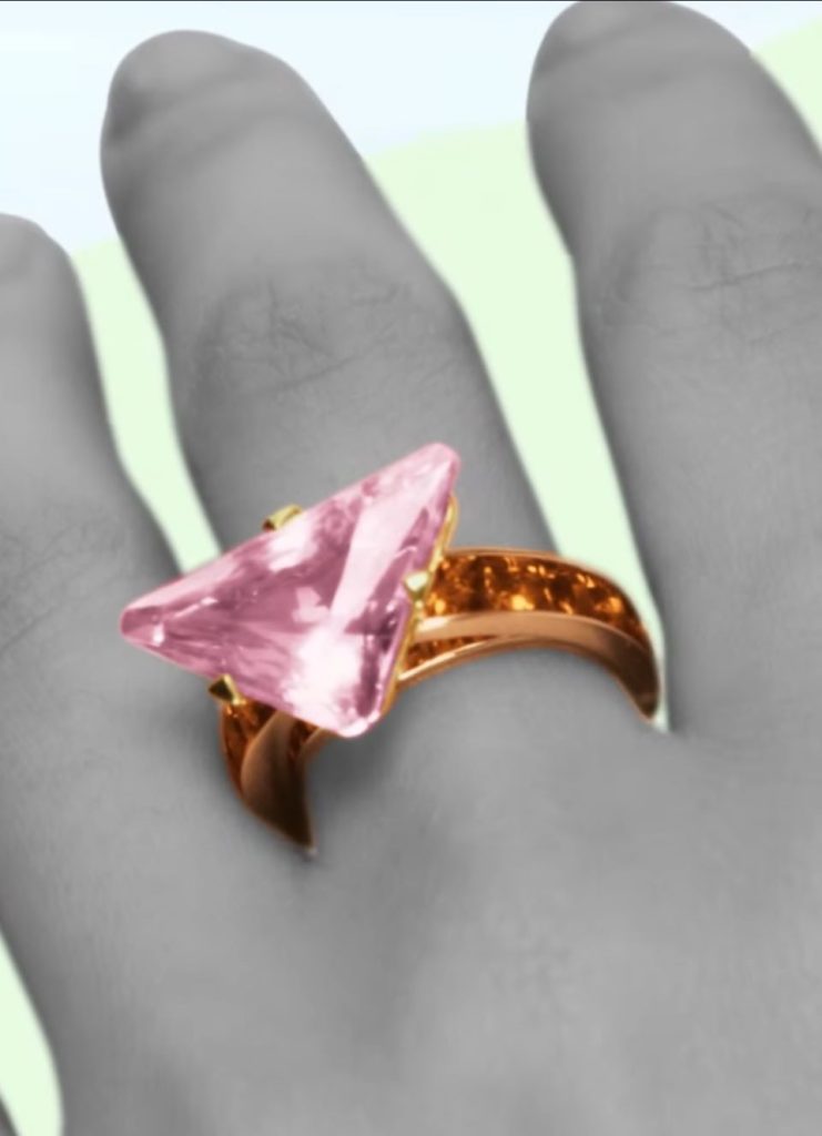 2025prada%E4%B8%89%E8%A7%92%E7%BF%92%E9%A1%8C00008 741x1024 1