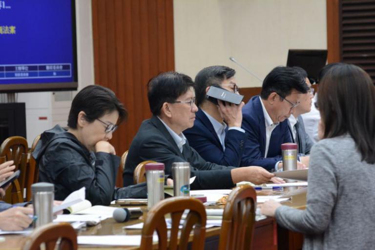 林思銘盼兼顧財委會與辯論會 惋惜分身乏術、優先守住所得稅法修正 罷團法定領銜人疑與罷團鬧不合退出運作 更凸顯不具備任何正當性 3 20250814184021 387dcf34