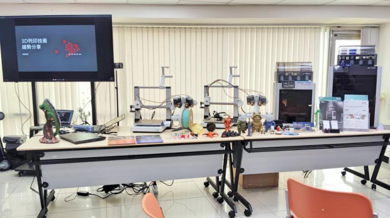 勞動部「智慧機械專才基地」 新竹職訓助人才轉型攻佔高薪製造職缺 14 20250423175150 2522041c