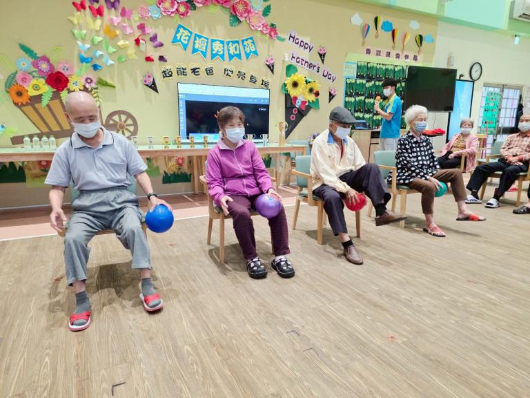 花壇日照中心舉辦父親節運動會 超能老爸閃亮登場 5 20250806004718 739d8ca9 2