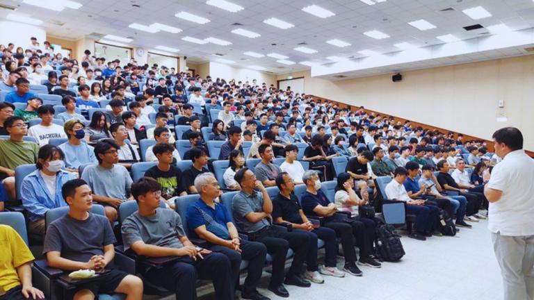 20250910210306 61bbbde6