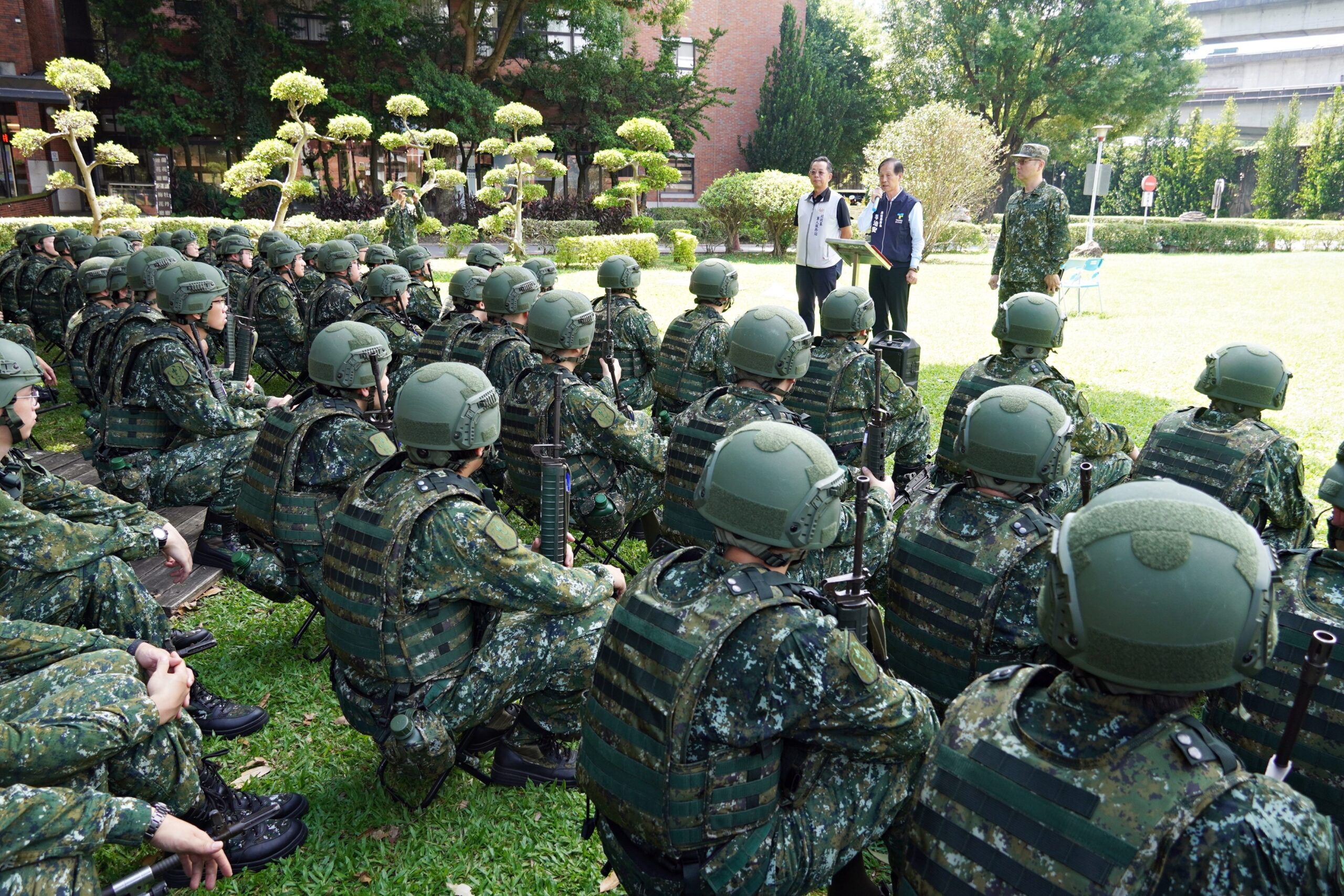 北市兵役局赴教育召集訓練 致贈慰勞品向官兵致敬 7 f6f9fa10 c830 44eb a1f9 c07ce5b860de 5