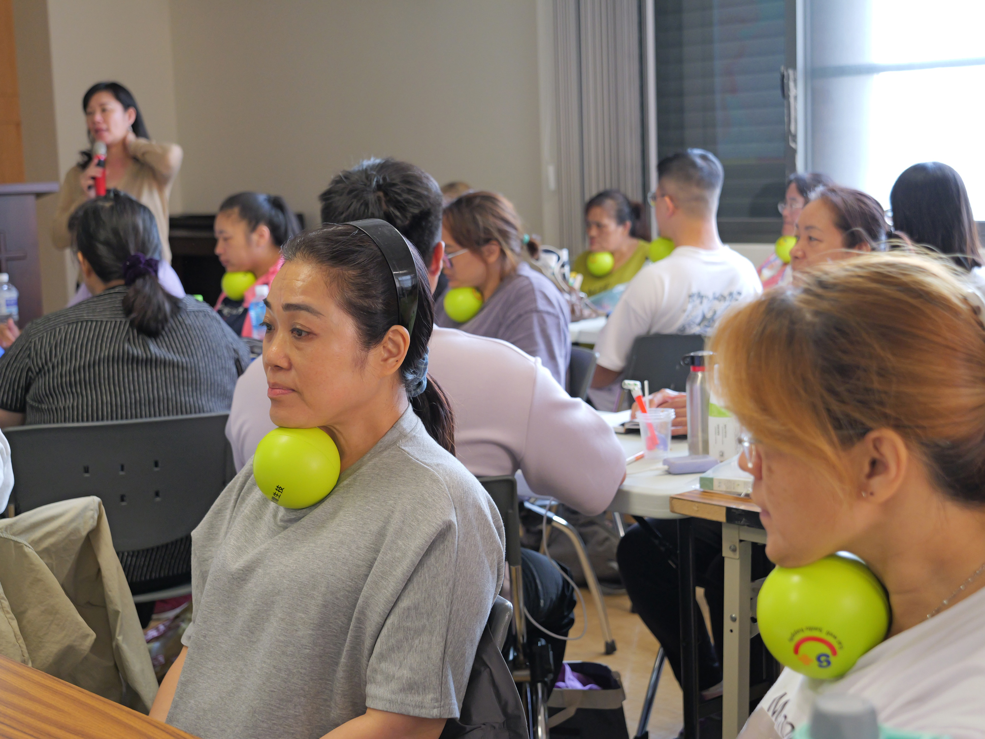 %E4%BB%A5%E9%81%A9%E5%90%88%E4%BA%9E%E6%B4%B2%E4%BA%BA%E7%9A%84%E8%BB%9F%E5%BC%8F%E5%BD%88%E5%8A%9B%E7%90%83%E9%80%B2%E8%A1%8C%E5%90%9E%E5%9A%A5%E8%A8%93%E7%B7%B4