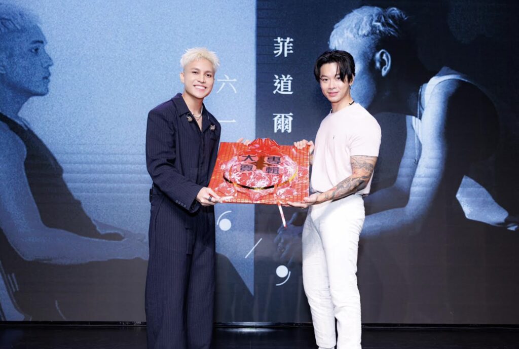 〈在加納共和國離婚〉抖音雙榜冠軍!YouTube破4500萬點閱 1 %E4%B8%8B%E5%8D%884.57 2025 9 17%E7%9A%84%E5%BD%B1%E5%83%8F 3