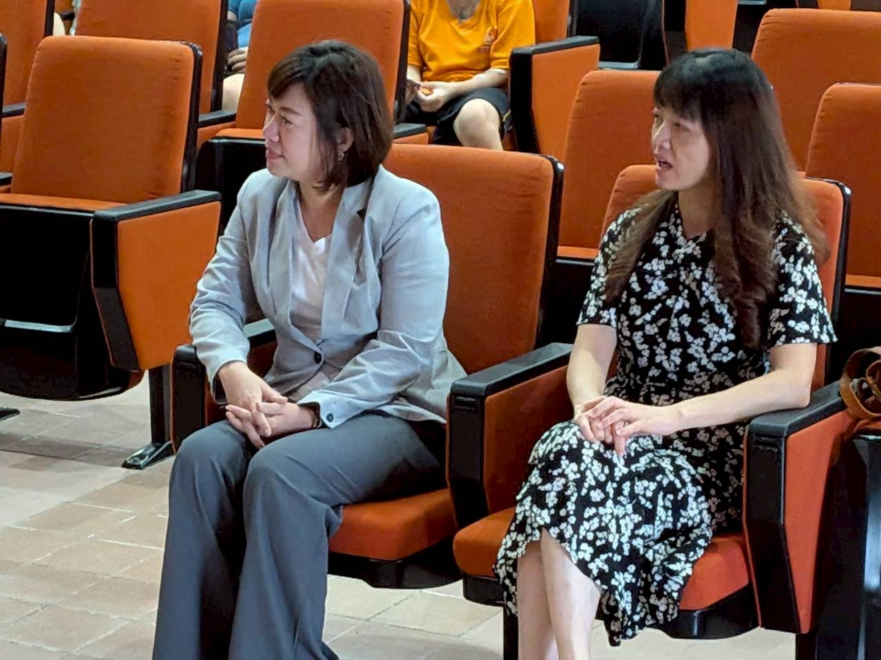 中市校園巡迴映演列車開進啟明學校 新聞局長:把電影的感動帶進校園 17 %E6%96%B0%E8%81%9E%E5%B1%80%E9%95%B7%E9%99%AA%E5%90%8C%E8%A7%80%E5%BD%B1