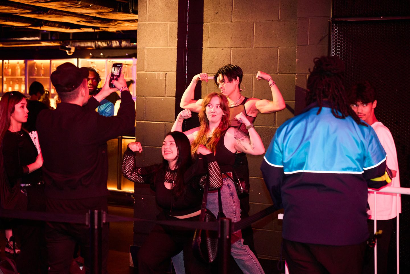 KIRE 凱爾攜巡演二度襲英 打造「激情擂台」把舞台變健身房 17 KIRE%E5%85%A8%E6%96%B0%E8%8B%B1%E5%9C%8B%E5%B7%A1%E6%BC%94%E8%88%87%E7%B2%89%E7%B5%B2%E7%86%B1%E6%83%85%E4%BA%92%E5%8B%9515