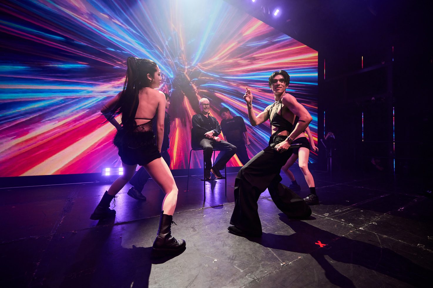 KIRE 凱爾攜巡演二度襲英 打造「激情擂台」把舞台變健身房 23 KIRE%E6%8A%8A%E5%85%A8%E6%96%B0%E8%8B%B1%E5%9C%8B%E5%B7%A1%E6%BC%94%E8%88%9E%E5%8F%B0%E8%AE%8A%E5%81%A5%E8%BA%AB%E6%88%BF%E5%B8%B6%E9%A0%98%E5%A4%A7%E5%AE%B6%E6%B7%B1%E8%B9%B2%E5%81%A5%E8%BA%AB2