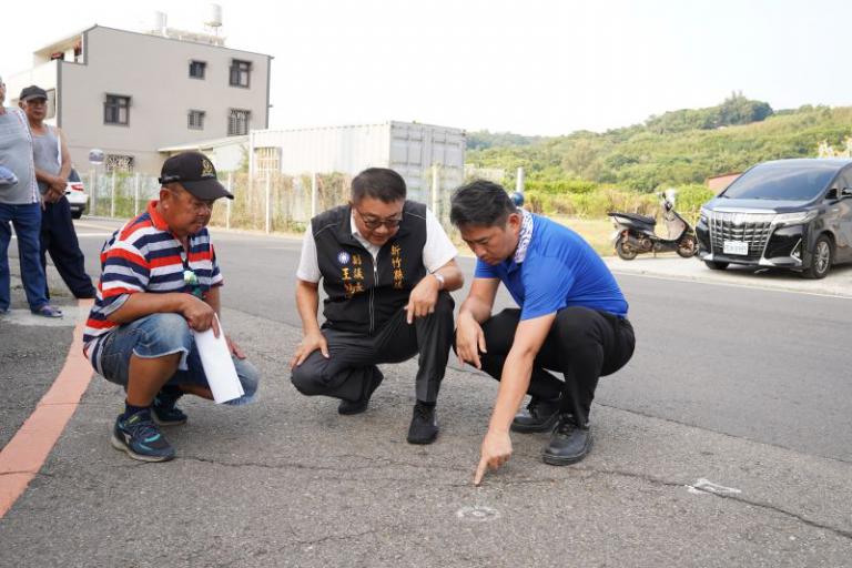 竹北鳳岡路五段、蓮花路老化龜裂 縣府列優先改善力拚年底前完工 3 20250918113402 bab2cfc0