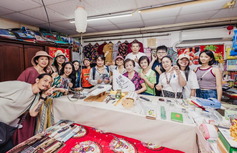 高史博《繡布上的歷史微型展》 探索原漢刺繡文化 8 20250918172941 fb4cca57