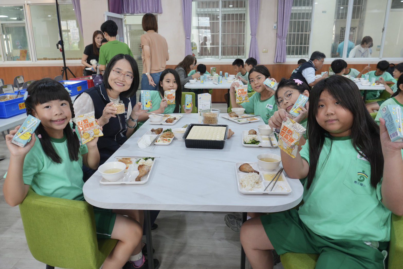 %E4%BE%86%E8%B3%93%E8%88%87%E6%83%A0%E6%96%87%E5%9C%8B%E5%B0%8F%E5%AD%B8%E7%AB%A5%E4%B8%80%E5%90%8C%E7%94%A8%E9%A4%90%E5%8F%8A%E6%8E%A8%E8%96%A6%E7%94%A2%E9%8A%B7%E5%B1%A5%E6%AD%B7%E5%A4%A7%E8%B1%86%E7%94%A2%E5%93%81 0 1