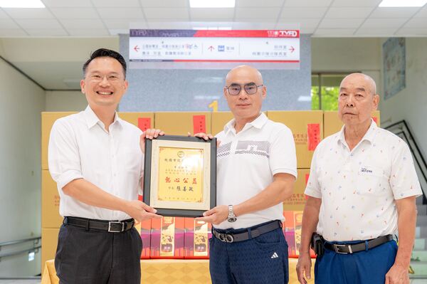 郭祿食品暨日勝機構聯合捐贈中秋禮品 蘇副市長感謝企業公益行動 14 f 29048960 1