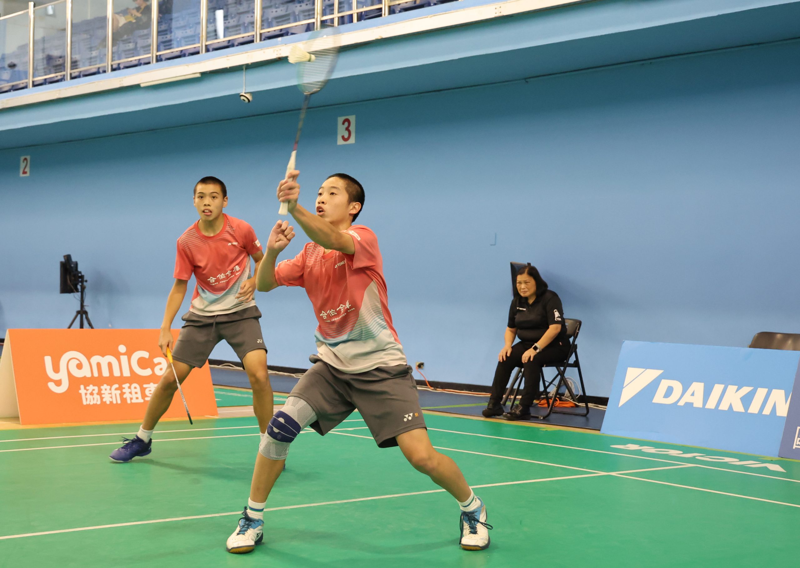 %E5%9C%964 %E5%9C%8B%E4%B8%AD%E7%B5%84%E7%94%B7%E9%9B%99%E5%86%A0%E8%BB%8D %E8%A8%B1%E8%A3%95 %E9%99%B3%E6%9F%8F%E7%91%9C scaled 1