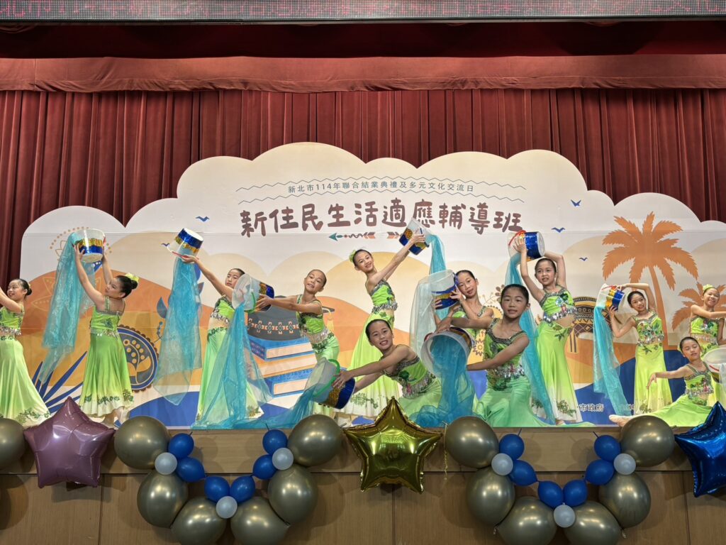 %E5%9F%94%E5%A2%98%E5%9C%8B%E5%B0%8F%E8%88%9E%E8%B9%88%E7%8F%AD%E5%B8%B6%E4%BE%86%E3%80%8C%E6%B3%B0%E5%9C%8B%E5%82%A3%E6%97%8F%E5%BE%8B%E5%8B%95%E8%88%9E%E8%B9%88%E3%80%8D%EF%BC%8C%E8%B1%A1%E5%BE%B5%E6%96%B0%E4%B8%96%E4%BB%A3%E5%BE%9E%E5%B0%8F%E5%B0%8A%E9%87%8D%E4%B8%A6%E6%AC%A3%E8%B3%9E%E4%B8%8D%E5%90%8C%E6%96%87%E5%8C%96%E7%89%B9%E8%89%B2