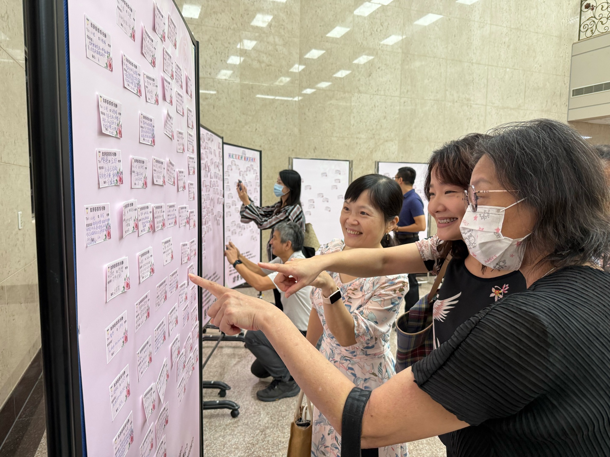 03 %E4%B8%AD%E5%B1%B1%E9%86%AB%E5%A4%A7%E6%95%AC%E5%B8%AB%E8%8C%B6%E6%9C%83%E8%80%81%E5%B8%AB%E5%80%91%E9%96%B1%E8%AE%80%E5%AD%B8%E7%94%9F%E6%89%8B%E5%AF%AB%E6%84%9F%E6%81%A9%E5%8D%A1%E6%84%9F%E5%8F%97%E6%BB%BF%E6%BB%BF%E5%BF%83%E6%84%8F