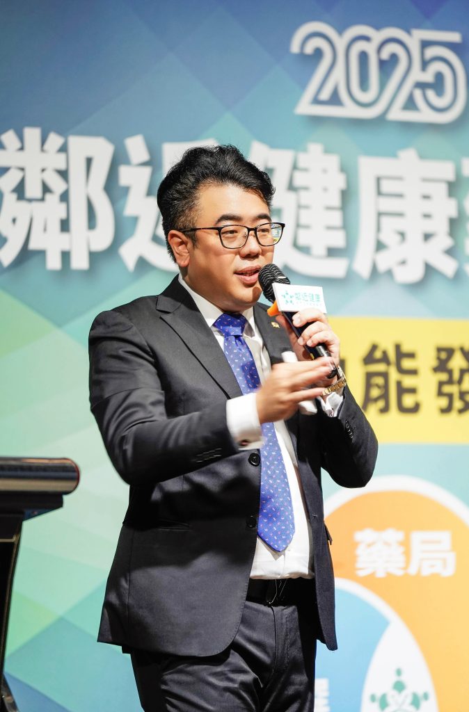 01%E9%84%B0%E8%BF%91%E5%81%A5%E5%BA%B7%E5%89%B5%E8%BE%A6%E4%BA%BA%E6%9A%A8%E4%B8%AD%E5%BA%B7%E7%94%9F%E9%86%AB%E8%91%A3%E4%BA%8B%E9%95%B7%E8%B6%99%E5%9C%8B%E9%88%9E%E5%B0%87%E6%96%BC2025%E7%AC%AC%E5%85%AD%E5%B1%86%E5%8F%B0%E5%8C%97%E5%9C%8B%E9%9A%9B%E7%85%A7%E9%A1%A7%E5%8D%9A%E8%A6%BD%E6%9C%83%E7%B2%BE%E9%97%A2%E5%88%86 674x1024 1