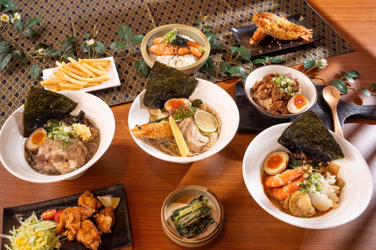 「日暮拉麵」進駐裕隆城 退役口譯官跨界開店 招牌龍蝦拉麵成葫州捷運站美食新亮點 9 ebbda818 91c0 4e88 8f3a 5234acddcff2 175887510960628891605562791