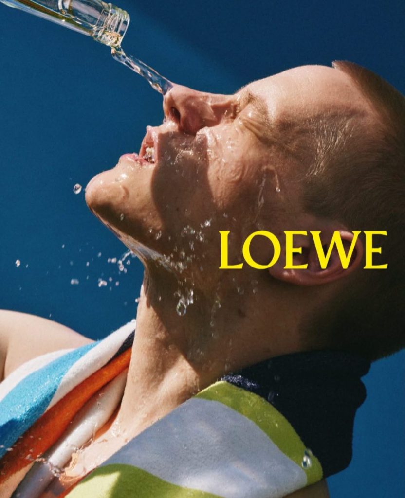 LOEWE 2026 %E6%98%A5%E5%A4%8F%E5%BB%A3%E5%91%8A00001 832x1024 1