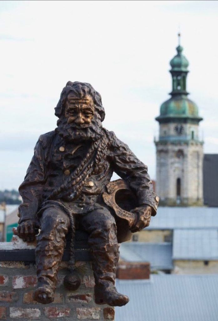 %E7%83%8F%E5%85%8B%E8%98%AD%E9%9B%95%E5%A1%91%E5%AE%B6 Volodymyr Tsisaryk00006 697x1024 1