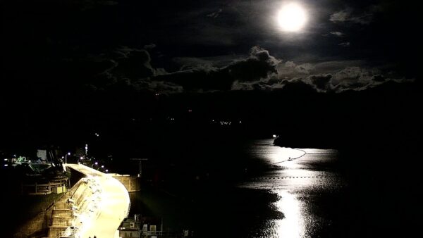 石門水庫即時影像賞月色。圖／桃園觀旅局