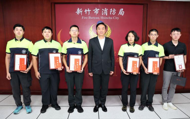 竹市警消聯手救回OHCA患者 邱臣遠代理市長感謝第一線守護市民安全 2 20250928125501 4a92f751