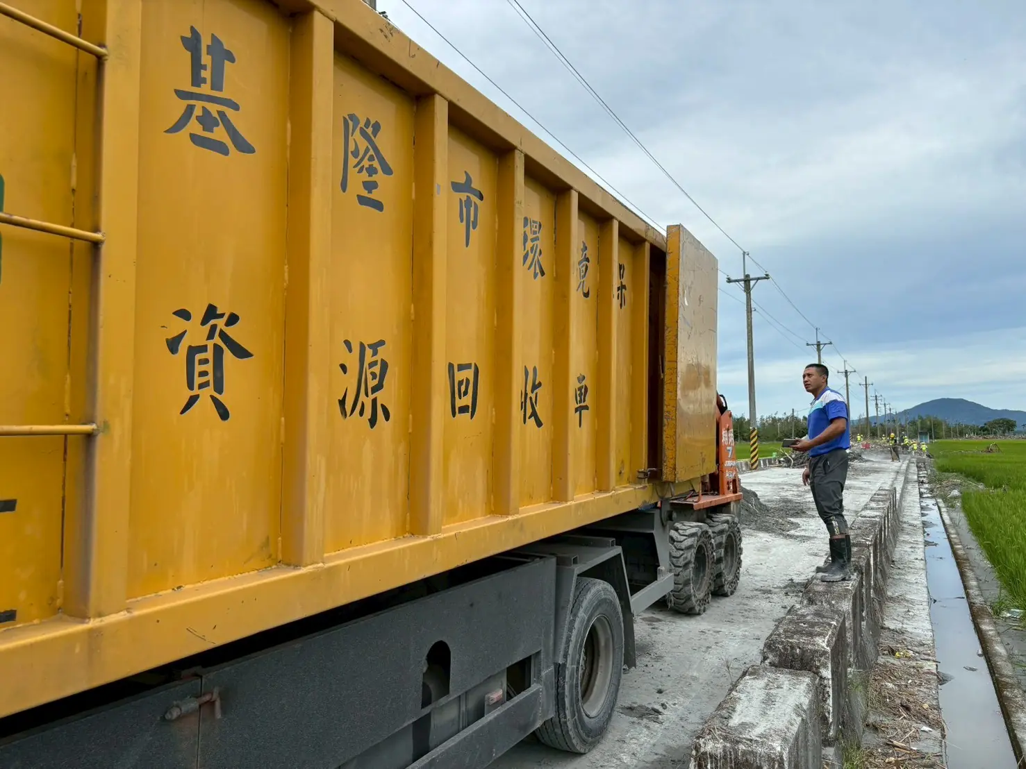基隆馳援花蓮 12車隊22人日夜奮戰 搶通1公里以上道路 7 2131521 0