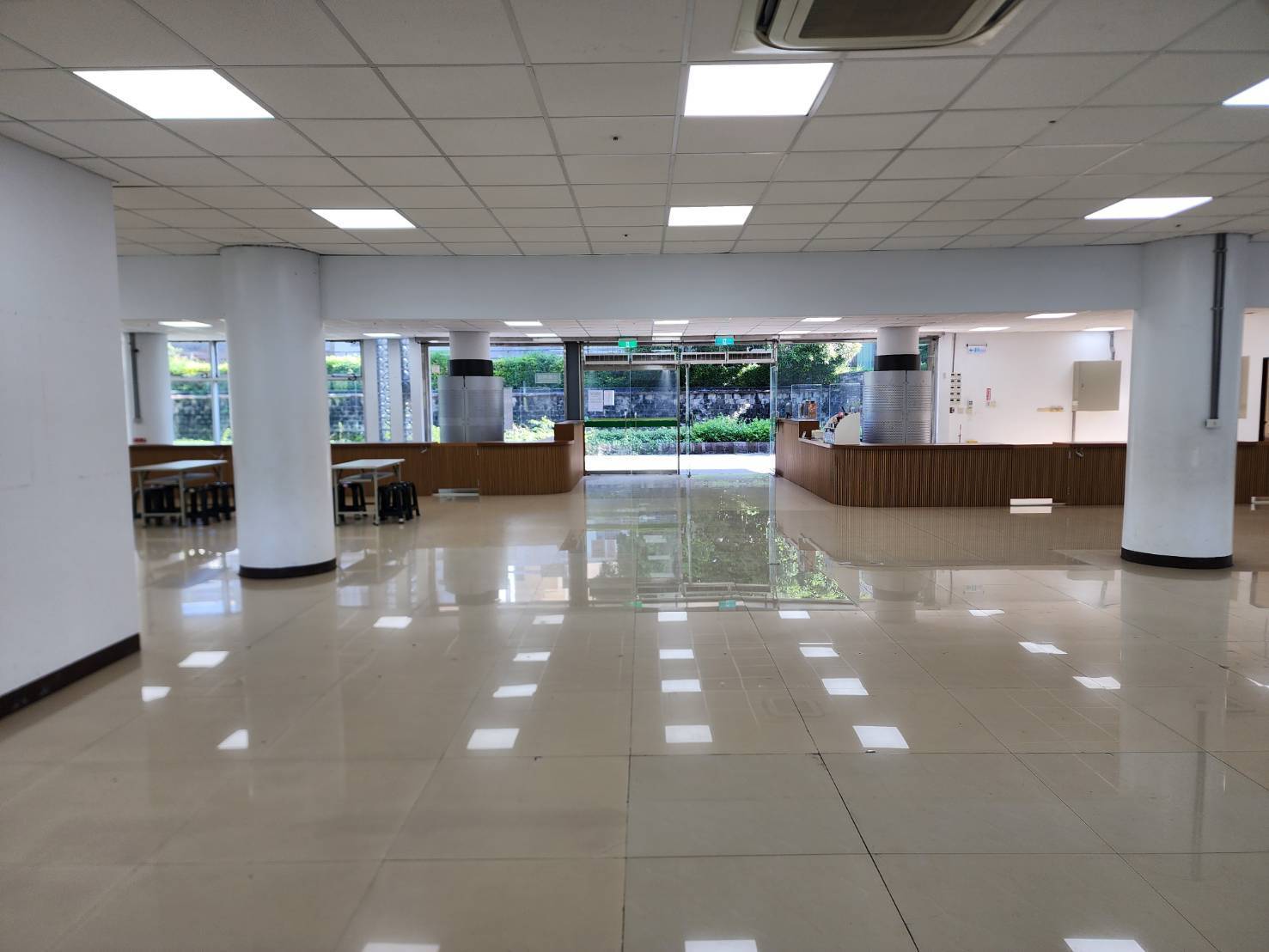 %E7%9F%B3%E5%B4%97%E6%97%85%E6%9C%8D%E4%B8%AD%E5%BF%83%E5%AE%A4%E5%85%A7%E7%92%B0%E5%A2%83