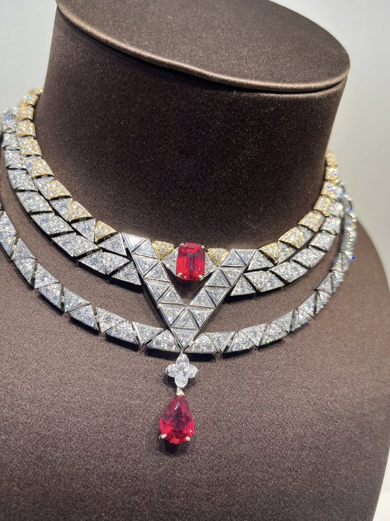 Louis Vuitton %E9%AB%98%E8%A8%82%E7%8F%A0%E5%AF%B6%E5%8F%B0%E4%B8%AD00003 768x1024 1