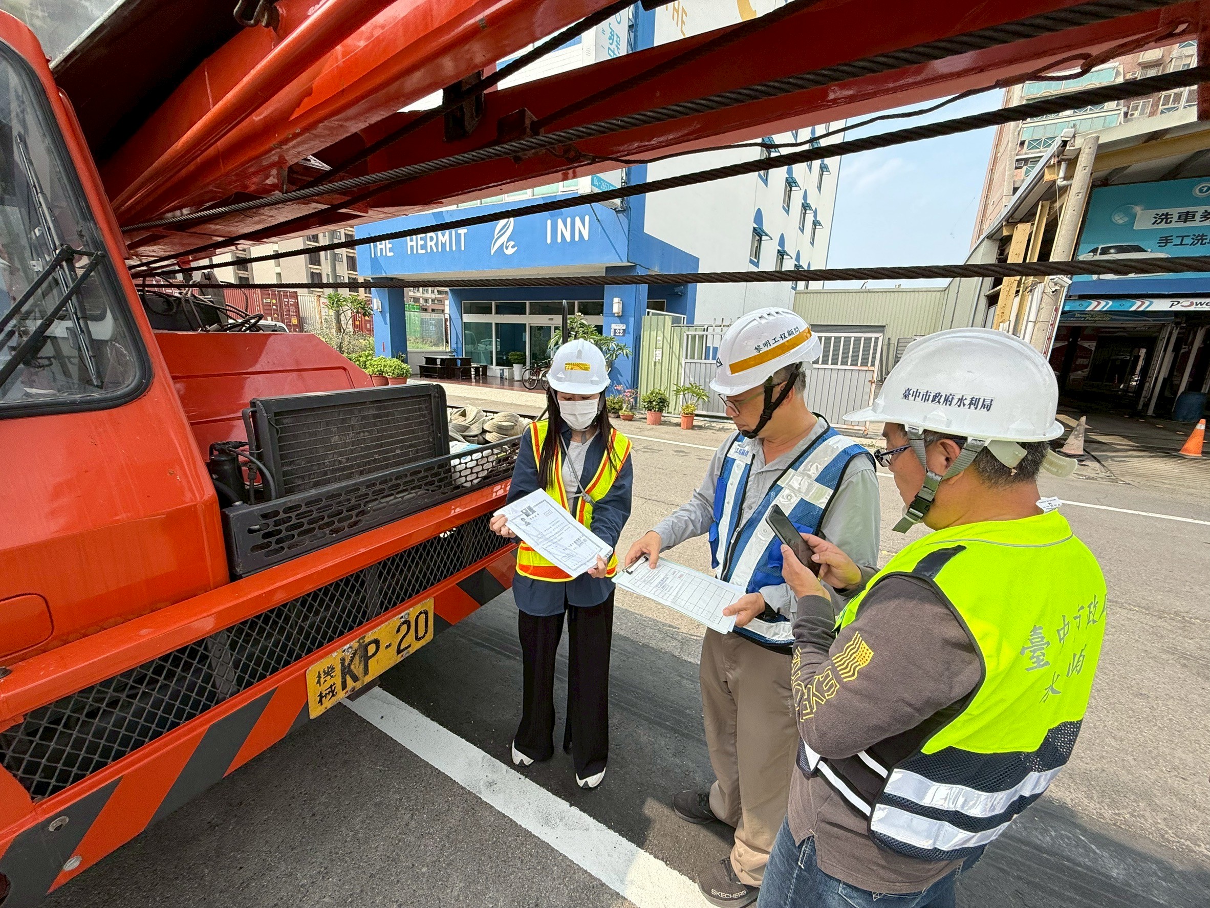 台中港特定區污水下水道工程榮獲金安獎肯定 水利局強化港區建設與職安管理 4 %E8%87%BA%E4%B8%AD%E6%B8%AF%E7%89%B9%E5%AE%9A%E5%8D%80%E6%B1%A1%E6%B0%B4%E4%B8%8B%E6%B0%B4%E9%81%93%E5%B7%A5%E7%A8%8B%E6%A6%AE%E7%8D%B2%E9%87%91%E5%AE%89%E7%8D%8E%E8%82%AF%E5%AE%9A %E6%B0%B4%E5%88%A9%E5%B1%80%E5%BC%B7%E5%8C%96%E6%B8%AF%E5%8D%80%E5%BB%BA%E8%A8%AD%E8%88%87%E8%81%B7%E5%AE%89%E7%AE%A1%E7%90%86