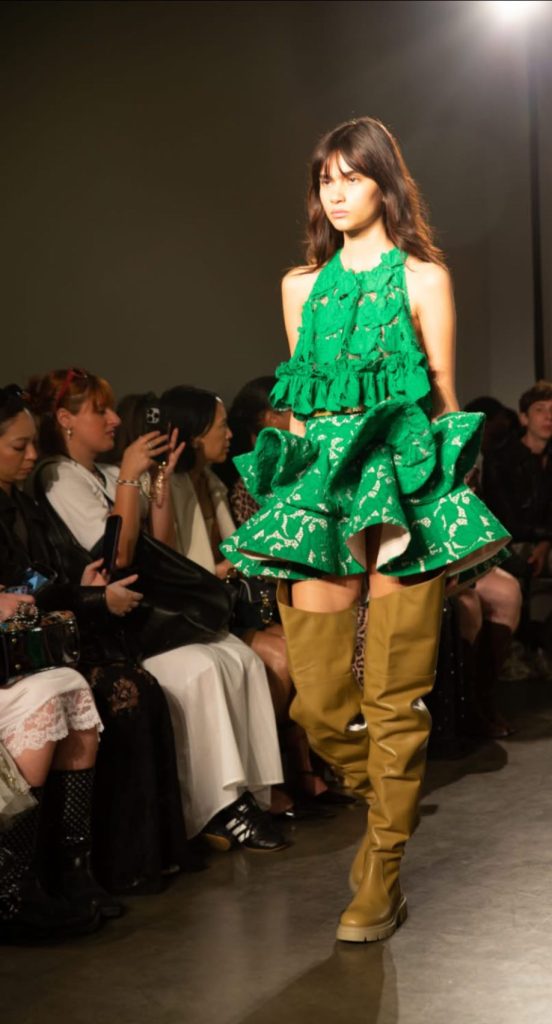 Aknvas SS2600004 552x1024 1