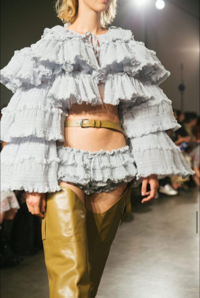 Aknvas SS2600006 688x1024 1