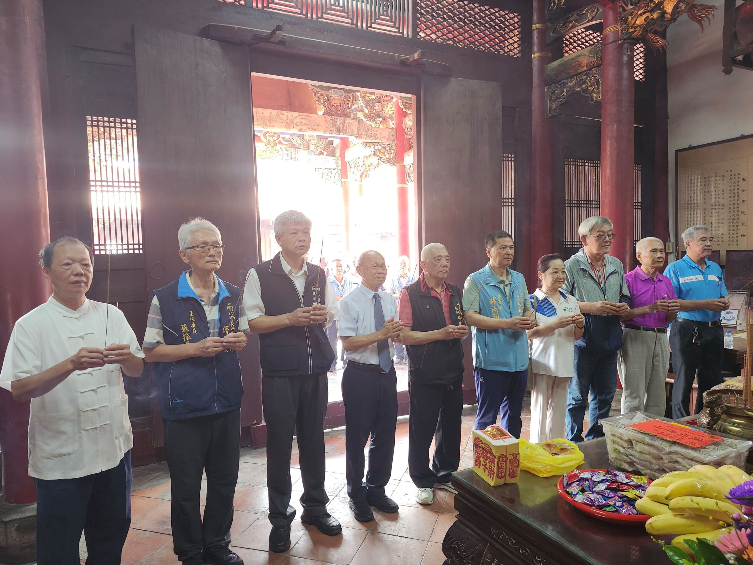 台灣書院聯誼會齊聚大肚磺溪書院 賴副市長感謝:文化傳承薪火不滅 5 %E5%8F%B0%E7%81%A3%E6%9B%B8%E9%99%A2%E8%81%AF%E8%AA%BC%E6%9C%83%E5%90%84%E6%9B%B8%E9%99%A2%E4%BB%A3%E8%A1%A8%E5%89%8D%E5%BE%80%E5%A4%A7%E8%82%9A%E7%A3%BA%E6%BA%AA%E6%9B%B8%E9%99%A2%E5%8F%83%E6%8B%9C%E7%A5%88%E7%A6%8F 0 scaled