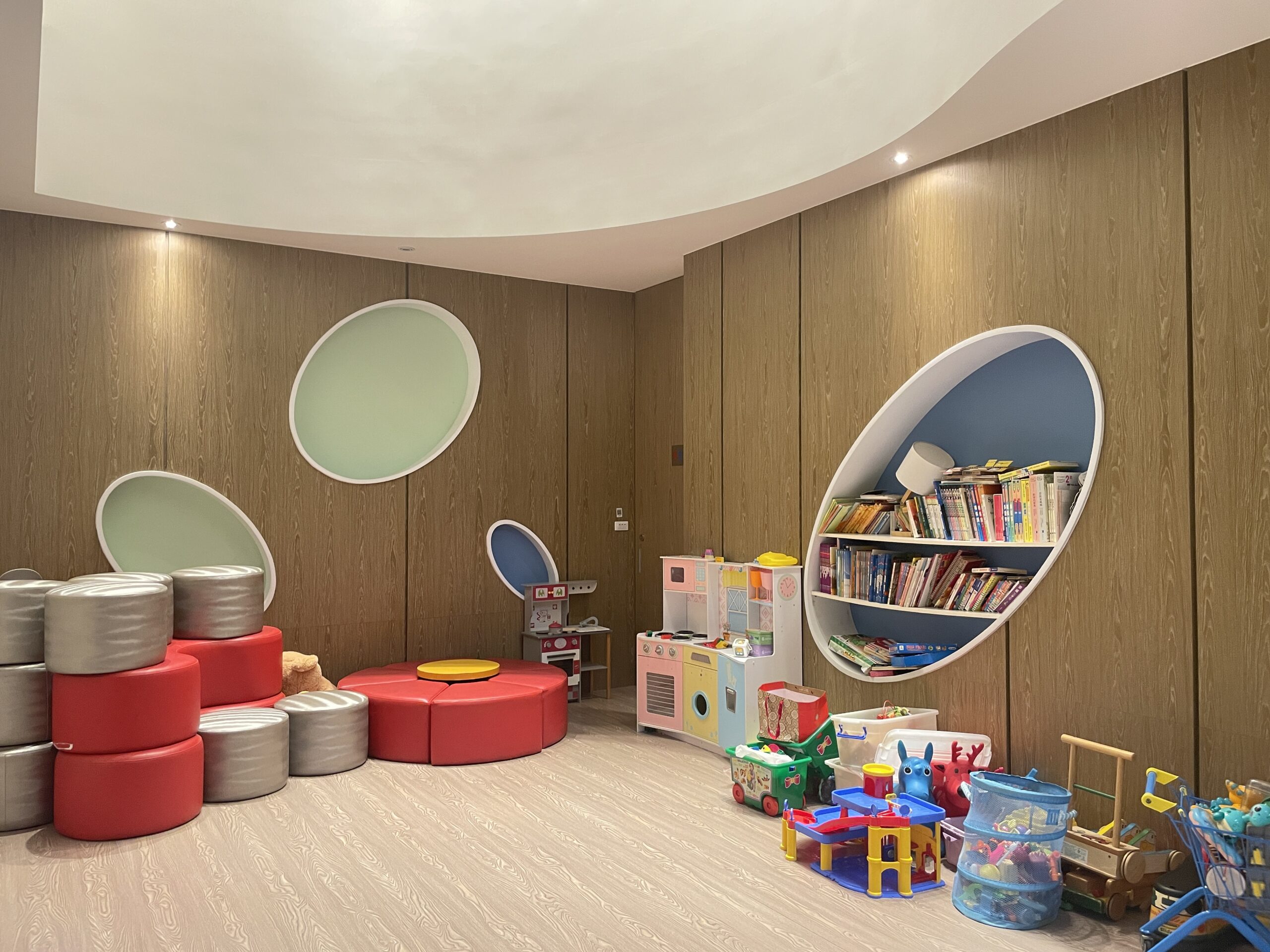 友善理念融入日常 台中性別友善店家新增五大商圈和公寓大廈 5 %E6%AB%BB%E8%8A%B1%E7%8D%A8%E7%B6%BB%E7%A4%BE%E5%8D%80%E8%A6%AA%E5%AD%90%E5%8F%8B%E5%96%84%E7%A9%BA%E9%96%93 0 scaled