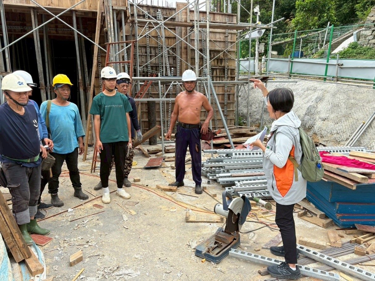 7eb51eb4 a27d 4fed 82c9 1e59d4353727