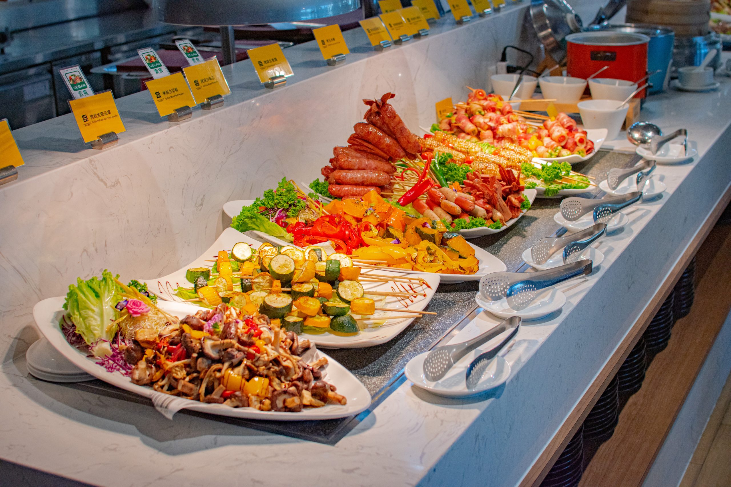 %E5%9C%96%E5%9B%9B%E5%9A%B4%E9%81%B8%E6%96%B0%E9%AE%AE%E9%A3%9F%E6%9D%90%E8%88%87%E7%89%B9%E8%89%B2%E6%96%99%E7%90%86%E8%AE%93%E4%BA%BA%E8%83%BD%E7%9B%A1%E6%83%85%E4%BA%AB%E5%8F%97%E5%9C%98%E5%9C%93%E7%9B%9B%E5%AE%B4%E4%B8%8D%E8%AB%96%E6%98%AF%E5%A4%9A%E6%B1%81%E7%9A%84%E8%82%89%E5%93%81%E9%AE%AE%E7%BE%8E%E7%9A%84%E6%B5%B7%E5%91%B3%E6%88%96%E6%98%AF%E5%90%84%E5%BC%8F%E6%87%89%E6%99%AF%E7%BE%8E%E9%A5%8C%E9%83%BD%E8%83%BD%E4%B8%80%E6%AC%A1%E6%BB%BF%E8%B6%B3%E5%9C%96 %E5%B0%87%E6%8D%B7%E9%87%91%E9%AC%B1%E9%87%91%E9%A6%99%E9%85%92%E5%BA%97%E6%8F%90%E4%BE%9B scaled 1