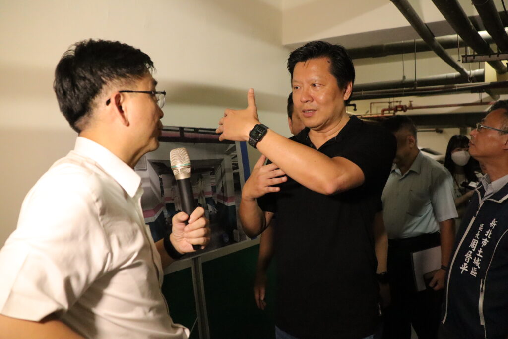 %E6%9C%B1%E6%83%95%E4%B9%8B%E5%89%AF%E5%B8%82%E9%95%B7%E5%8F%B3%E8%A6%AA%E8%87%AA%E9%80%B2%E5%85%A5%E5%9B%A00403%E5%9C%B0%E9%9C%87%E5%8F%97%E6%90%8D%E8%A2%AB%E8%B2%BC%E4%B8%8A%E7%B4%85%E5%96%AE%E7%9A%84%E5%9C%9F%E5%9F%8E%E3%80%8C%E5%8F%B0%E5%8C%97%E4%B8%80%E5%AE%B6%E8%A6%AA%E7%A4%BE%E5%8D%80%E3%80%8D%E8%A3%9C%E5%BC%B7%E5%BE%8C%E7%9A%84%E5%BB%BA%E7%AF%89%E7%89%A9%EF%BC%8C%E4%BB%94%E7%B4%B0%E6%9F%A5%E7%9C%8B%E5%BC%B7%E5%8C%96%E5%BE%8C%E7%9A%84%E6%A2%81%E6%9F%B1%E7%B5%90%E6%A7%8B%EF%BC%8C%E7%A2%BA%E8%AA%8D%E6%96%BD%E5%B7%A5%E5%93%81%E8%B3%AA