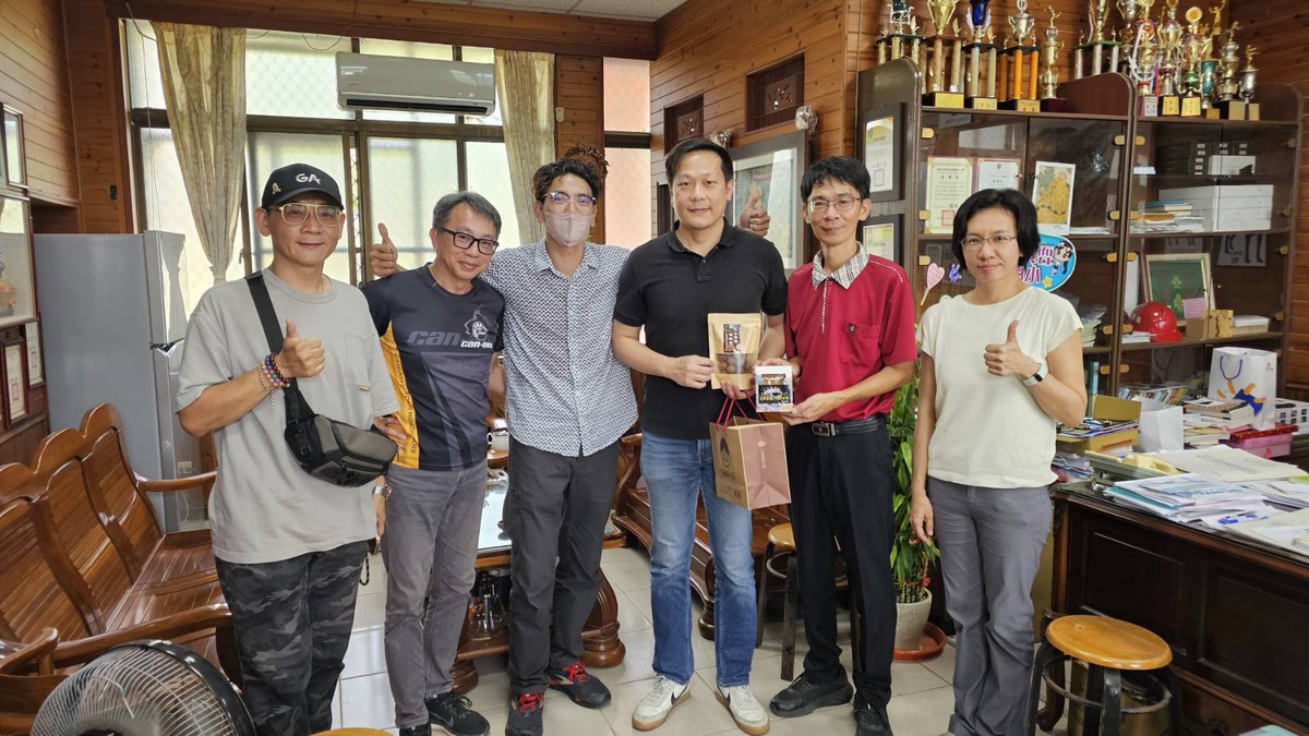 拓博車業攜手企業送暖東山 中秋前夕愛心車隊溫馨啟程 8 53064f61 4d4f 4f22 b947 a1f1d0a89a5b 175955353674610210207356638