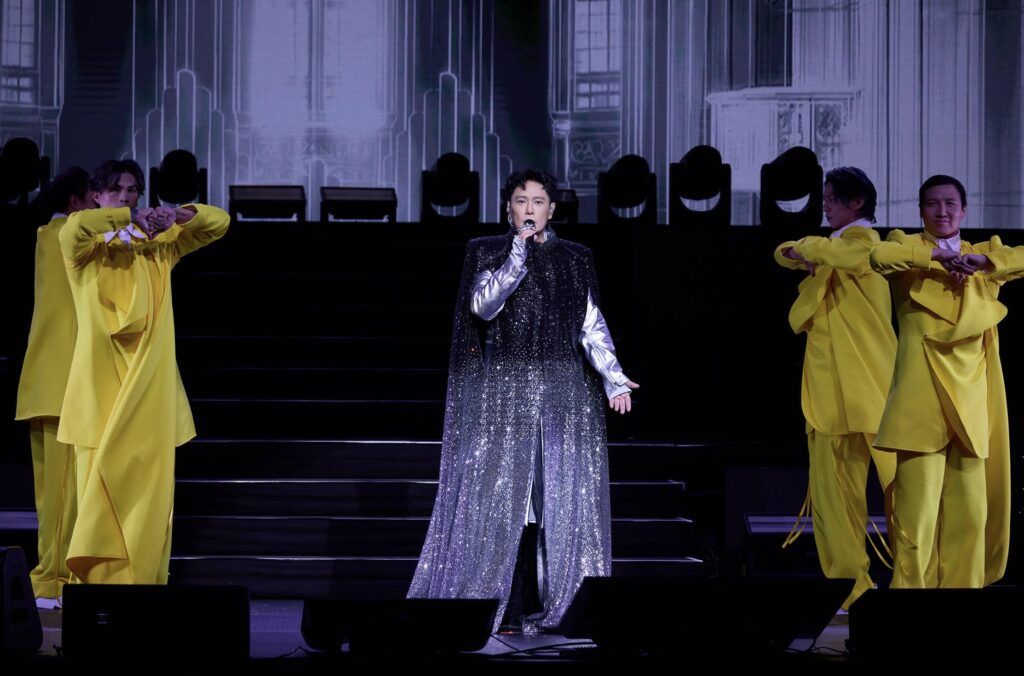 《未來式Our Story》紐約加班歌〈直覺〉遞麥男粉掀破音意外《屬於》九冠王氣勢橫掃 開唱首週即奪全球50冠 銷量破五萬張 5 %E4%B8%8B%E5%8D%883.17 2025 10 8%E7%9A%84%E5%BD%B1%E5%83%8F 1