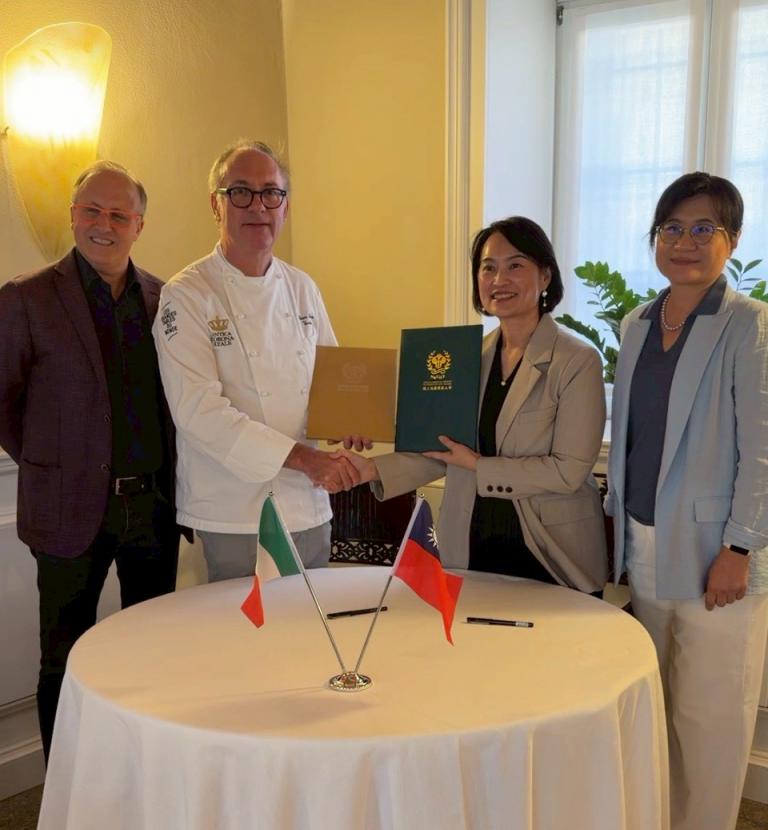 20251008221749 e878cb98