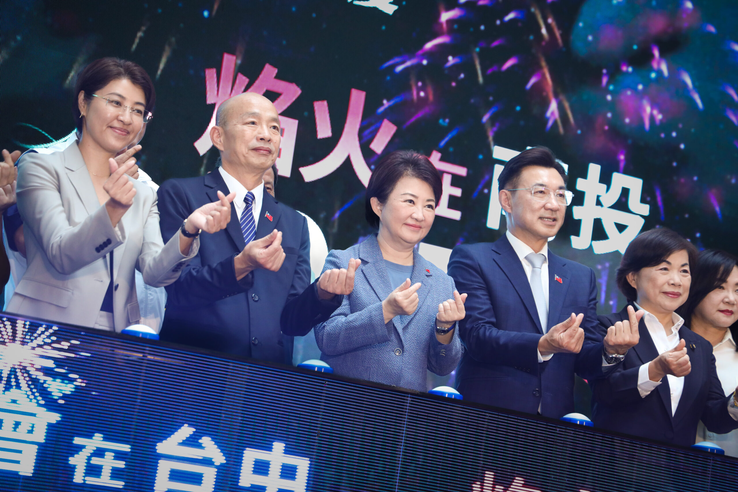 國慶晚會盛大重返台中市 國家級慶典魅力升級迎賓 20 %E5%9C%8B%E6%85%B6%E8%A8%98%E8%80%85%E6%9C%83%E7%85%A7%E7%89%87 scaled
