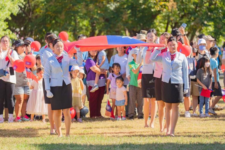 桃園國慶升旗首度移師親子公園 張善政:全民團結共創永續未來 5 20251010163218 2d2fbf54