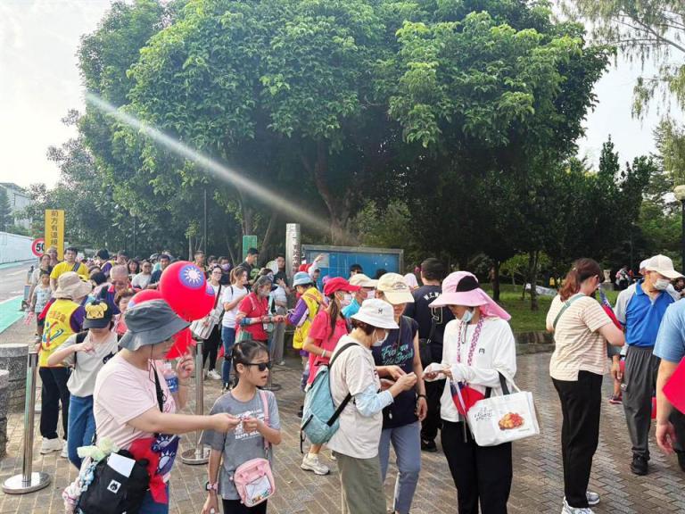 彰化歡慶雙十國慶升旗典禮 四千人健行同歡樂~ 8 20251010164617 55c68048