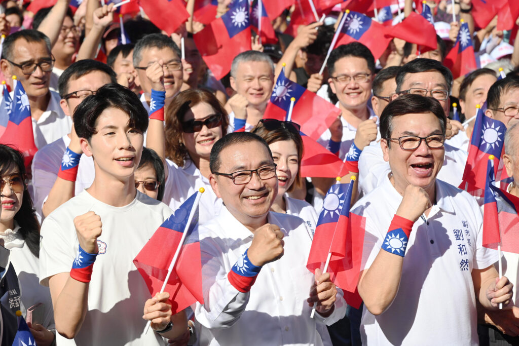 新北國慶升旗首度移師美術館 侯友宜:家庭幸福讓國家更有力量 4 %E4%BE%AF%E5%8F%8B%E5%AE%9C%E8%A1%A8%E7%A4%BA%EF%BC%8C%E4%BB%8A%E5%B9%B4%E7%9A%84%E5%9C%8B%E6%85%B6%E6%B4%BB%E5%8B%95%E7%89%B9%E5%88%A5%E7%B5%90%E5%90%88%E3%80%8C%E8%A6%AA%E5%AD%90%E5%AE%B6%E5%BA%AD%E6%97%A5%E3%80%8D%E6%96%BC%E6%96%B0%E5%8C%97%E5%B8%82%E7%BE%8E%E8%A1%93%E9%A4%A8%E8%88%89%E8%A1%8C