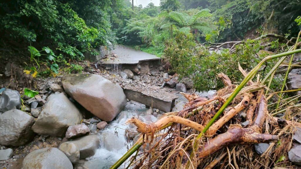 新北農業局山陀兒颱風復建已完工 恢復農路交通與農業安全 2 %E9%87%91%E5%B1%B1%E5%8D%80%E8%BE%B2%E8%B7%AF%E5%8F%8A%E9%87%8E%E6%BA%AA%E5%BE%A9%E5%BB%BA%E5%B7%A5%E7%A8%8B%E6%96%BD%E5%B7%A5%E5%89%8D