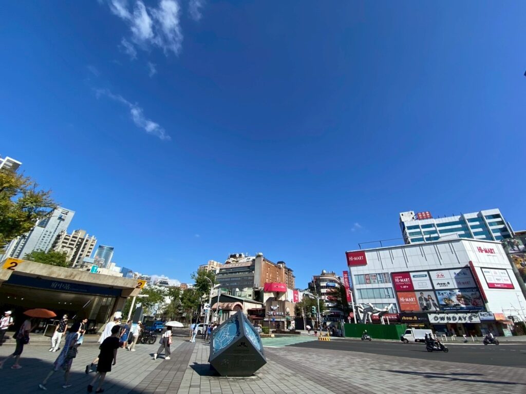 %E5%BA%9C%E4%B8%AD%E9%81%8A%E9%BE%8D%E9%99%B8%E6%A9%8B%E6%AD%B7%E6%99%82%E5%B0%87%E8%BF%91%E4%B8%80%E5%80%8B%E6%9C%88%E7%9A%84%E6%8B%86%E9%99%A4%E5%B7%A5%E7%A8%8B%EF%BC%8C%E5%B7%B2%E5%85%A8%E9%9D%A2%E6%8B%86%E5%AE%8C%E6%AD%A3%E5%BC%8F%E5%8A%9F%E6%88%90%E8%BA%AB%E9%80%80%EF%BC%8C%E5%A4%A9%E9%9A%9B%E8%A6%96%E9%87%8E%E6%9B%B4%E9%96%8B%E9%97%8A%EF%BC%8C%E6%8F%90%E5%8D%87%E5%B8%82%E5%AE%B9%E6%99%AF%E8%A7%80