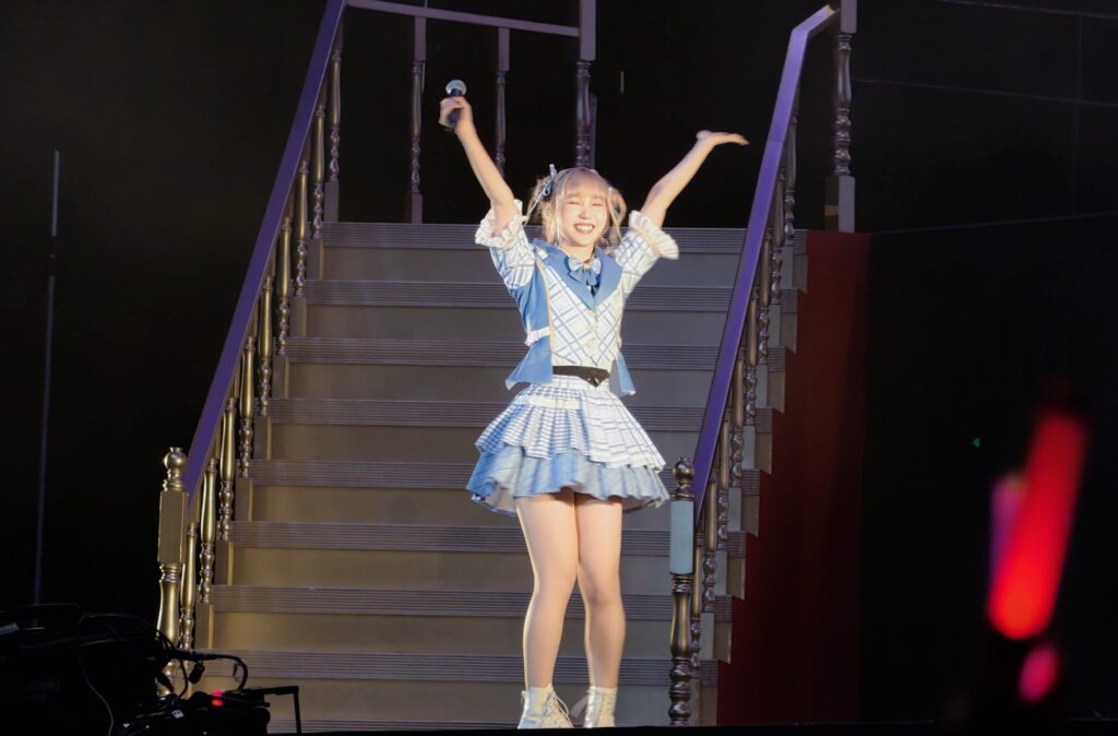 劉曉晴與AKB48小栗有以 雙C位〈Heavy Rotation〉掀全場高潮 5 %E4%B8%8B%E5%8D%883.38 2025 10 13%E7%9A%84%E5%BD%B1%E5%83%8F 3