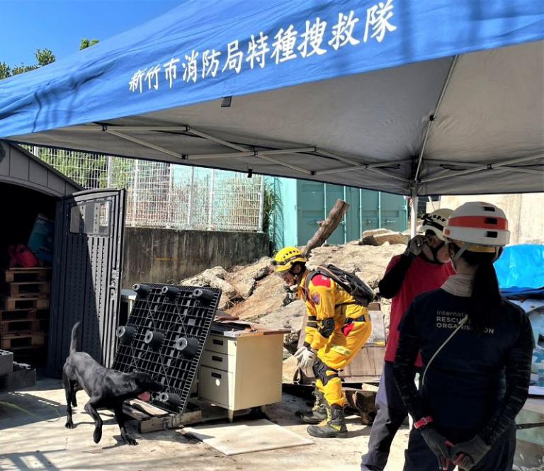 竹市消防局再辦IRO國際搜救犬認證  邱臣遠代理市長:提升搜救能量 4 20251013194629 c89ae480