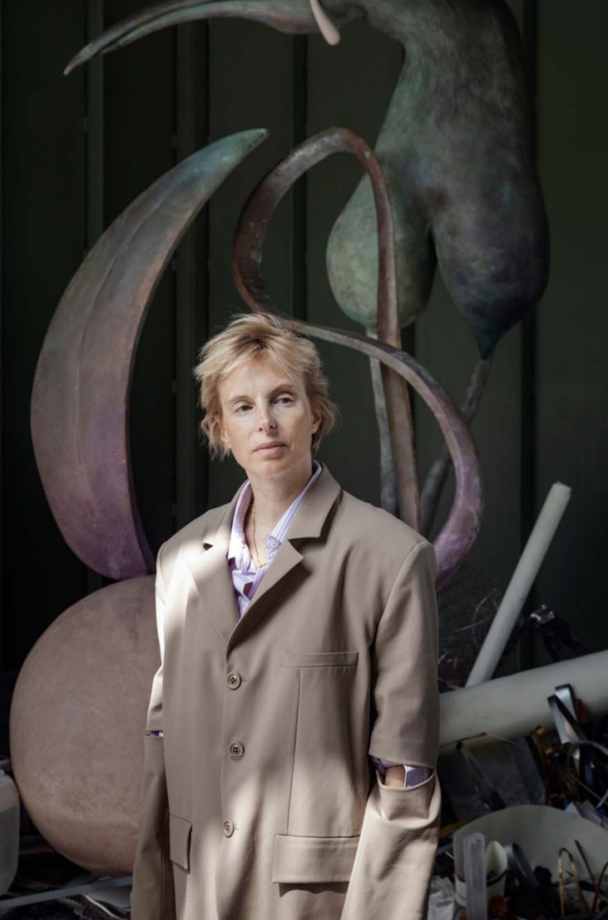 S 448323631 677x1024 1